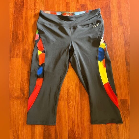 Sketchers athletic leggings.  Size medium capris. - Picture 1 of 10